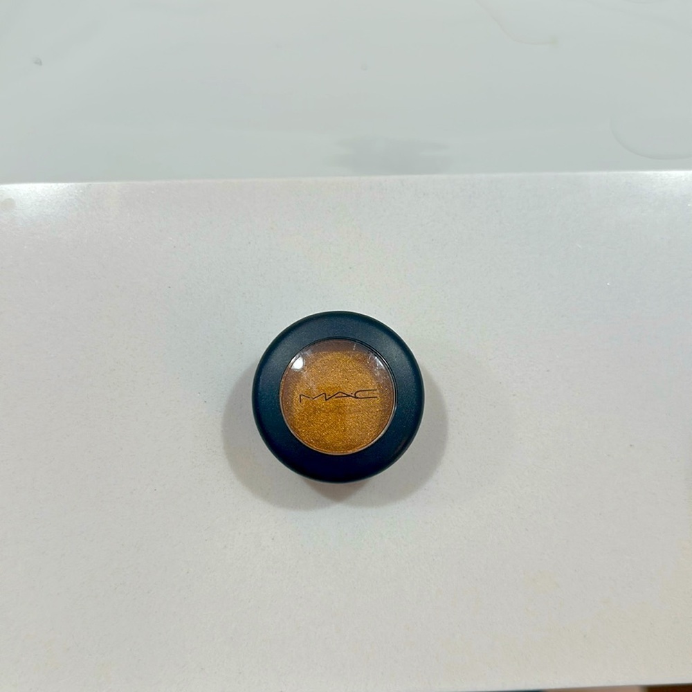 New Mac Cosmetics- jingle ball bronze Frost Eye Shadow​